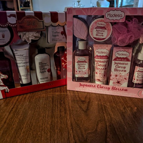 NWOT Bundle of two (2) gift box sets - Picture 1 of 11